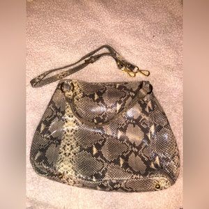 G.I.L.I Snake Skin Pattern Leather Hobo Bag